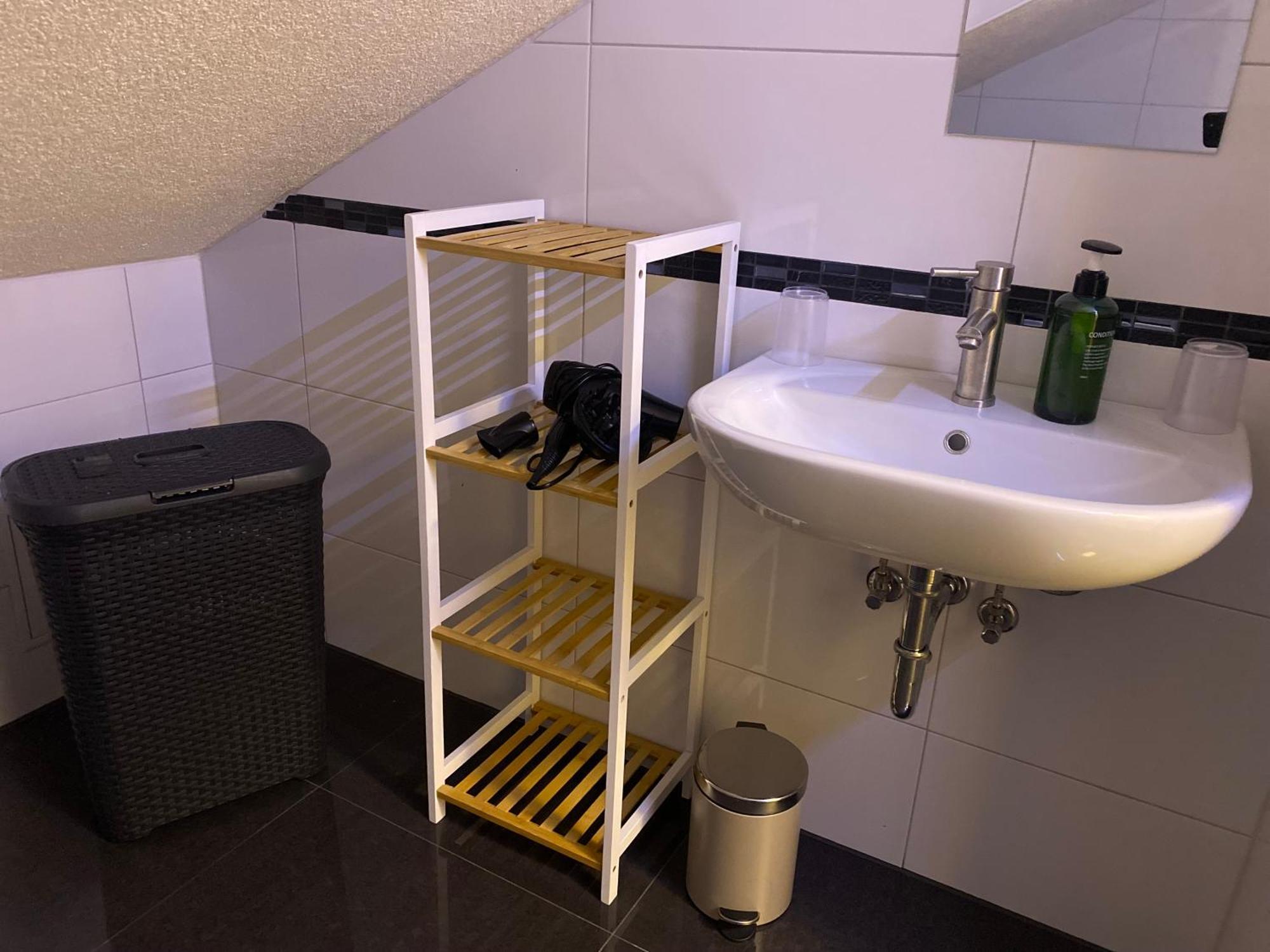 Deluxe Business Suite Mit Netflix Premium & Parkplatz, Zentral Zu Audi & Schwarz Gruppe With 2 Bedrooms Bad Friedrichshall Buitenkant foto